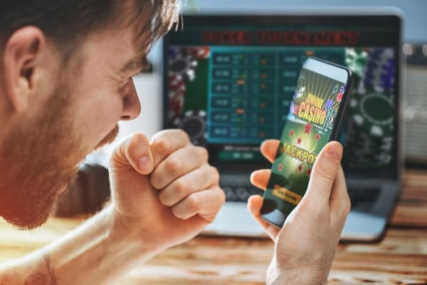 Pemeriksaan alamat situs sebelum login